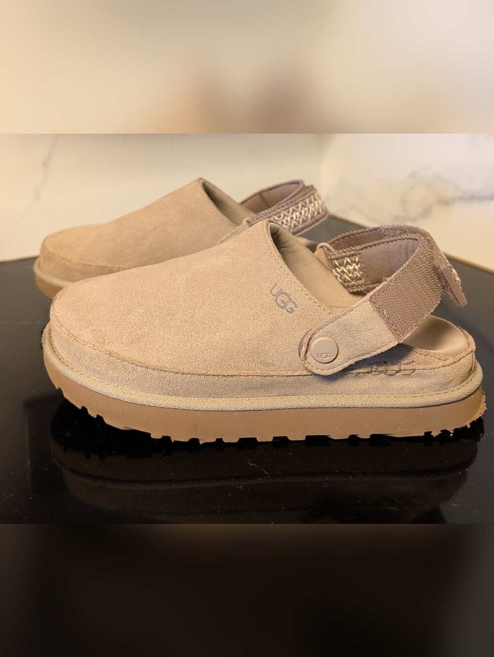 UGG Goldenstar UGGbraid Clog Chestnut  Slip-Ons Size 8 Used Great - Picture 6 of 13